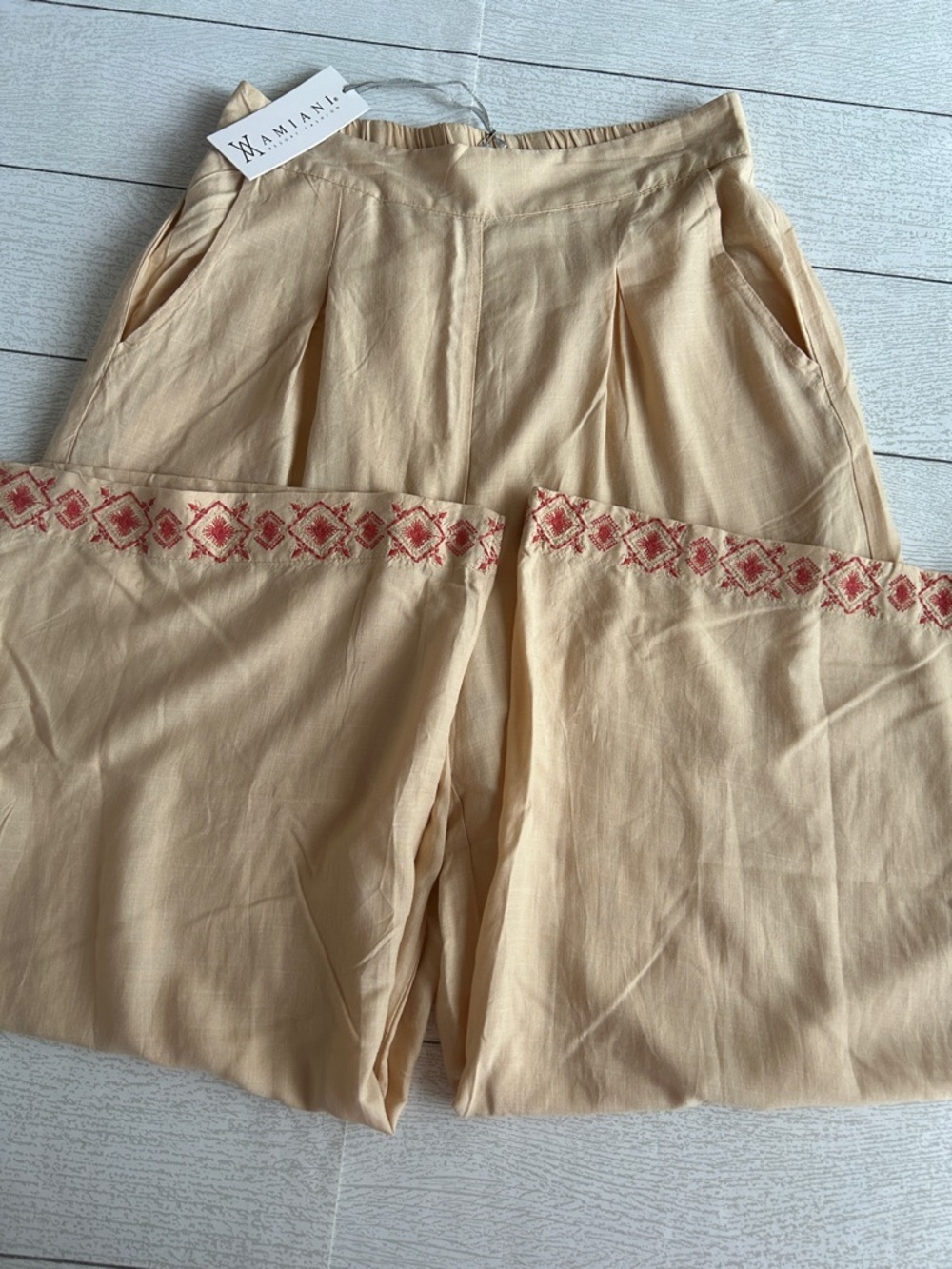 Amiani pants M Resort wear pull on pants lightweight Embroidered Golden sand NWT